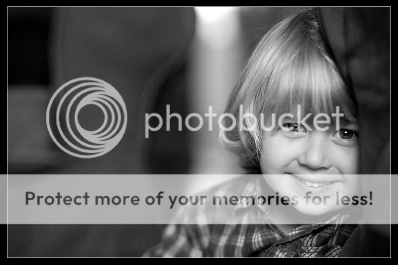 IMAGE: http://i371.photobucket.com/albums/oo154/LizKitMik/Ethan800.jpg