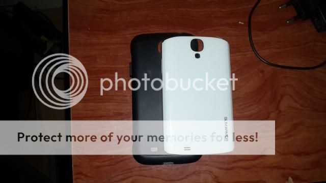 Thanh lý ốp lưng , miếng dán màn hình,dán da IP4, 4s , galaxy S4 và dock sạc S2 - 6