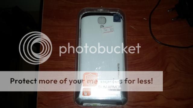 Thanh lý ốp lưng , miếng dán màn hình,dán da IP4, 4s , galaxy S4 và dock sạc S2 - 5